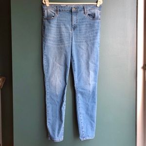 Old Navy skinny light wash in 14 TALL